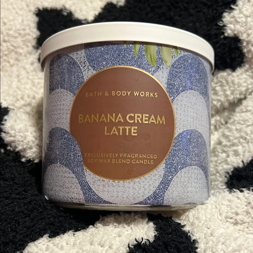 NWT Bath and Body Works Banana Cream Latte 3-Wick Candle- 14.5 oz